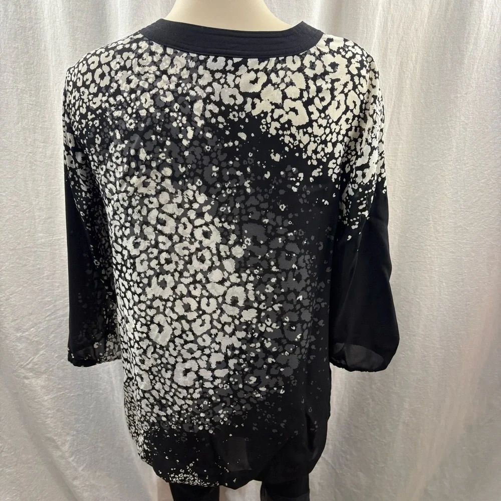 Amber Sun Silk Black, White & Grey Print V-Neck Blouse L - Picture 2 of 9